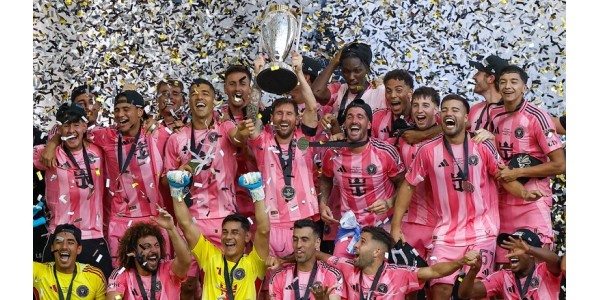 A alegria de vencer o campeonato não conseguiu mascarar a tristeza da retirada A alegria de vencer o campeonato não conseguiu mascarar a tristeza da retirada